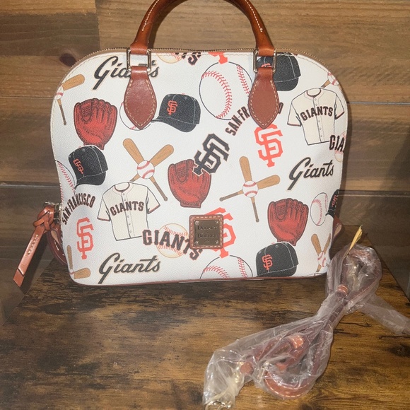 Dooney & Bourke SFGiants - Picture 1 of 3